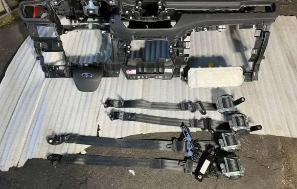 Ford Kuga II Airbag set with panel braknumeruczci