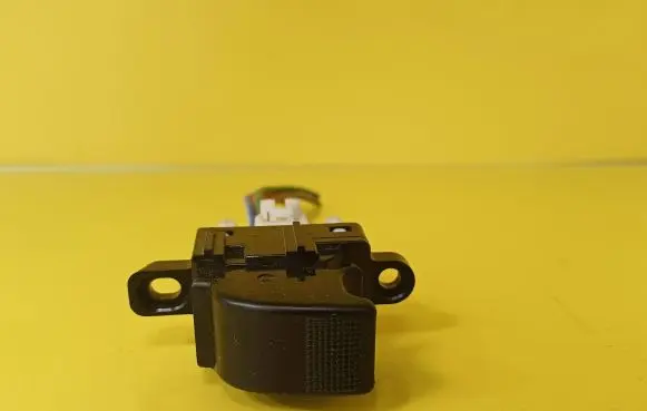 Mazda 6 Electric window control switch
