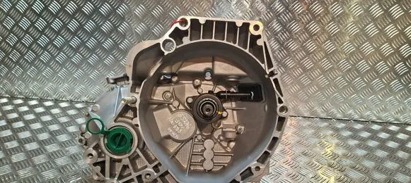 Manual 5 speed gearbox