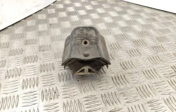 Mercedes-Benz Sprinter W906 Engine mount bracket