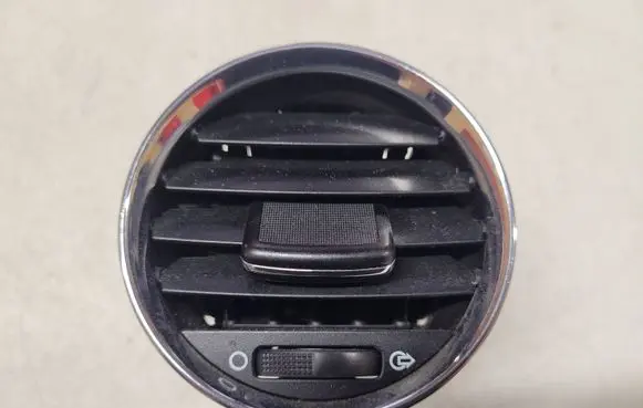 Peugeot 308 Dash center air vent grill 9658515377