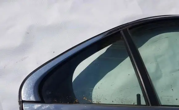 Honda Accord Rear vent window glass 