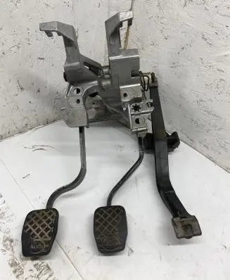 Audi Coupe Pedal assembly 8A0721115C