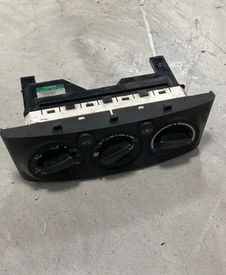 Toyota Avensis T250 Climate control unit 5590005121 MB1465703780