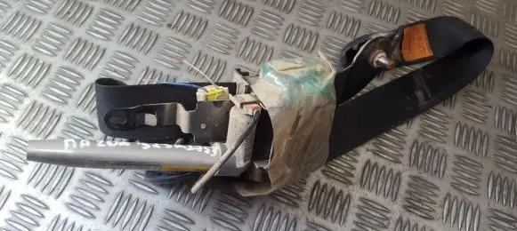 Mazda 323 F Front seatbelt 90502a031