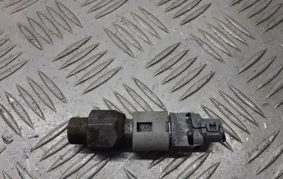 Renault Thalia II Fuel pressure sensor 7700435692