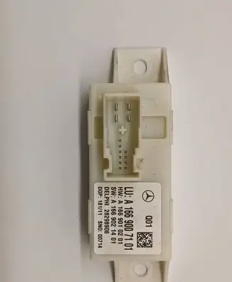 Mercedes-Benz C W204 Light module LCM A1669007101 28298906 A1669010201