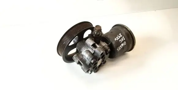 Toyota Avensis T250 Power steering pump