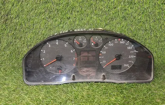 Speedometer (instrument cluster)