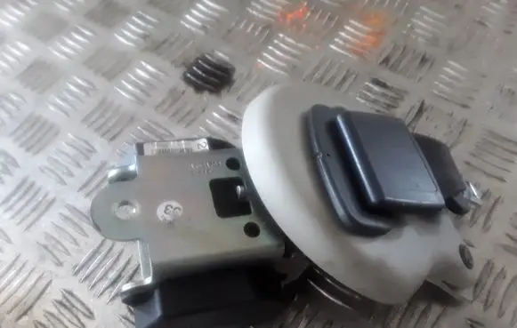 Renault Megane II Middle seatbelt (rear) 8200699579