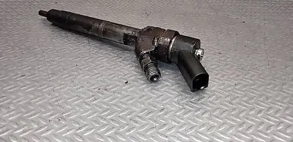 Mercedes-Benz A W168 Fuel injector 0445110015 A6680700287