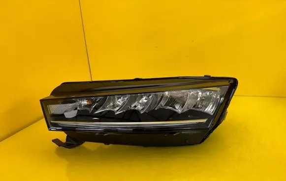 Skoda Octavia Mk4 Headlight/headlamp 5E4941015
