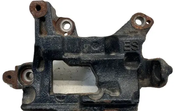 Toyota RAV 4 (XA40) A/C compressor mount bracket 