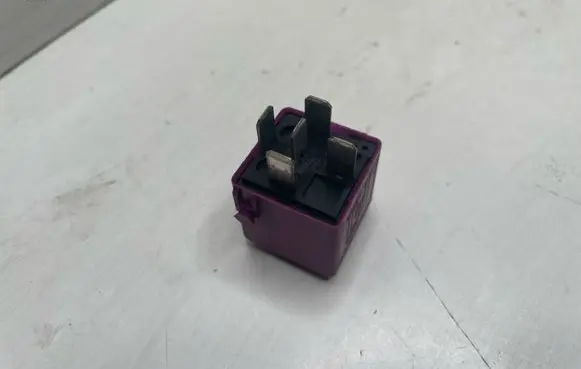 BMW X5 E53 Other relay 1388911 4136 V23134B593102