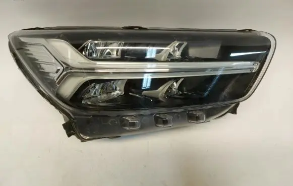 Volvo XC40 Headlight/headlamp 31655638
