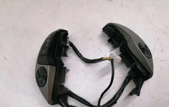 Toyota Prius (XW20) Steering wheel buttons/switches F70CV164 F70CV142