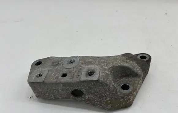 Volkswagen PASSAT B8 Gearbox mounting bracket 1K0199117