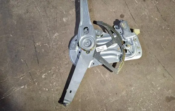 Volvo V70 Front door window regulator with motor 30784574