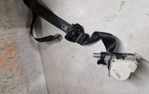 Citroen C5 Front seatbelt 34163088A