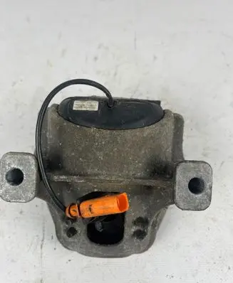 Audi Q5 SQ5 Engine mount bracket