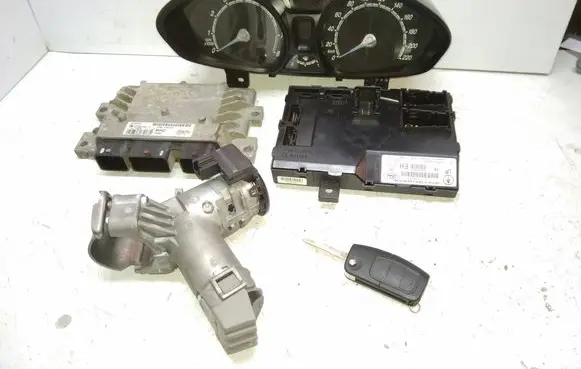 Ford Fiesta Engine ECU kit and lock set C1BG12A650AD 9KHD S180047050D