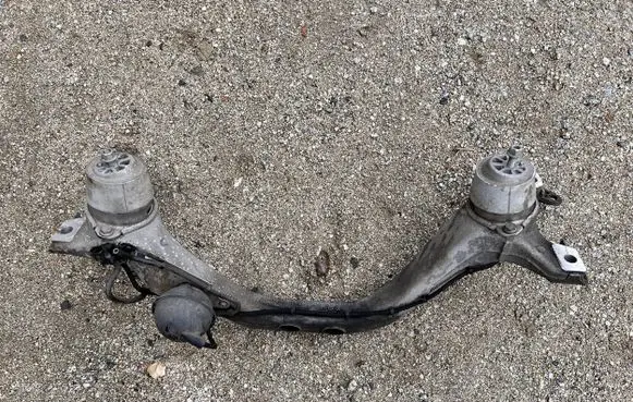 Porsche Cayenne (92A) Engine mounting bracket 7L0199207A