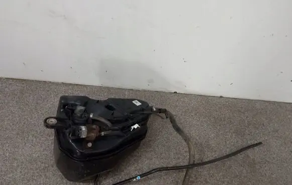BMW 5 G30 G31 G38 AdBlue liquid reservoir 7381415