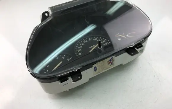 Ford Fiesta Speedometer (instrument cluster) 96FBCA