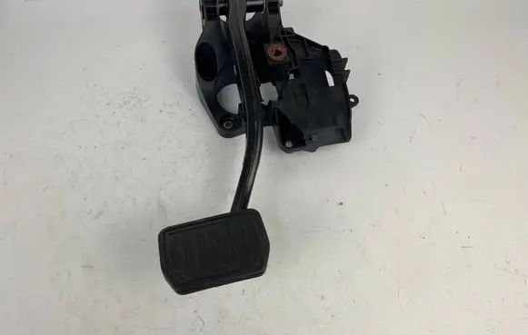 Tesla Model 3 Brake pedal 104469100D