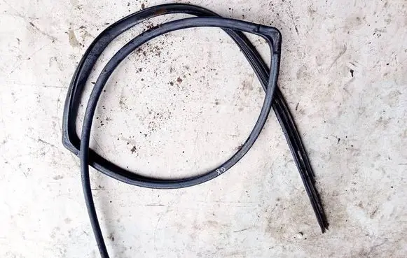 Toyota Corolla Verso AR10 Rubber seal rear door 