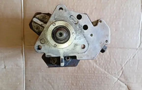 Renault Trafic II (X83) Fuel injection high pressure pump H8200041766