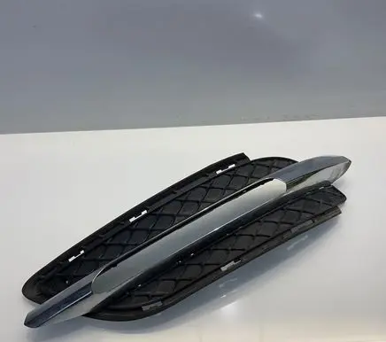 Mercedes-Benz B W246 W242 Front bumper lower grill A2468850622 2468850622