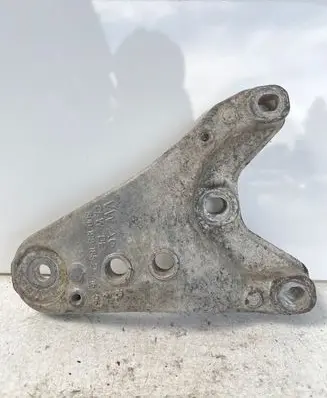Volkswagen Polo Engine mounting bracket 6Q0199185D