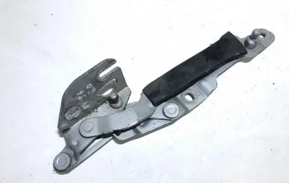 Audi A4 S4 B5 8D Tailgate/trunk/boot hinge 8d5827302