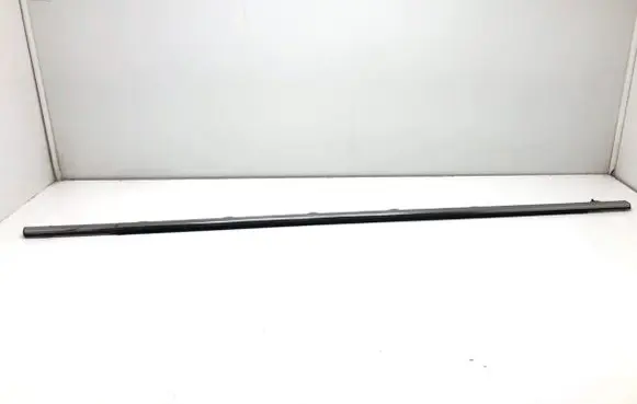 Honda CR-V Front door glass trim molding 