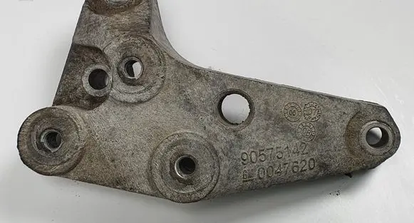 Opel Astra H Gearbox mounting bracket 90575142
