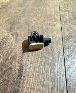 Mercedes-Benz GL X166 Airbag deployment crash/impact sensor A1668210151 56054085AA