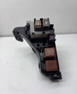 Toyota Corolla E120 E130 Fuse module