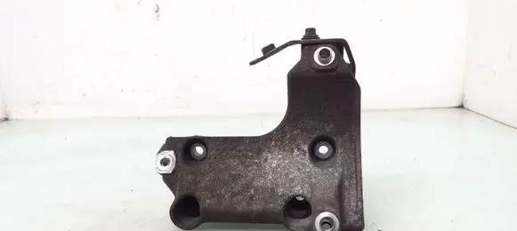 BMW 1 E81 E87 A/C compressor mount bracket 7505980