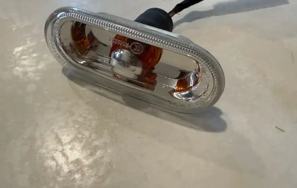 Volkswagen Amarok Front fender indicator light 7E0949117B 0215660 240D