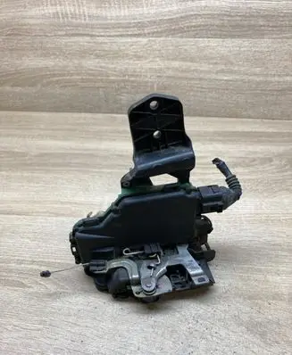 Volkswagen PASSAT B5 Rear door lock 1J0973714 B5REARDOORLOCK