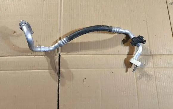 Ford Fiesta Air conditioning (A/C) pipe/hose 19N617