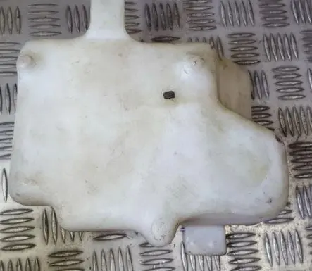 Opel Tigra A Windshield washer fluid reservoir/tank 90386397 0023935