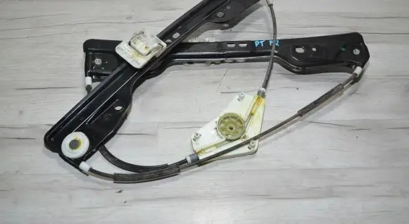 Fiat Freemont Rear window lifting mechanism without motor 7800000