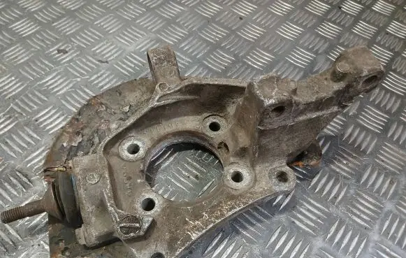 Volvo V70 Front wheel hub spindle knuckle 9461943