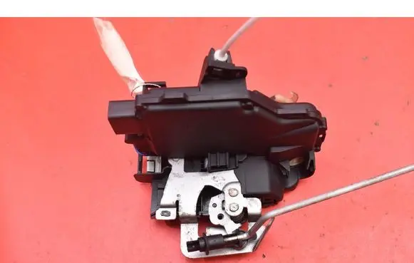Audi A4 S4 B6 8E 8H Front door lock