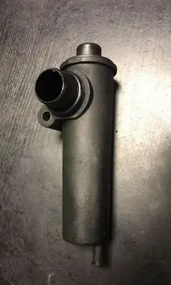 BMW 5 E28 Oil breather separator 1285638