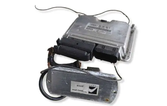 Audi A6 S6 C5 4B Engine control unit/module 4B0907401D DIVOVP44