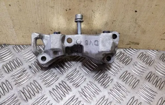 Citroen DS4 Engine mounting bracket 9688615780