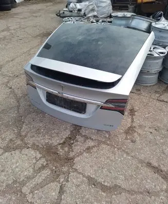 Tesla Model X Tailgate/trunk/boot lid